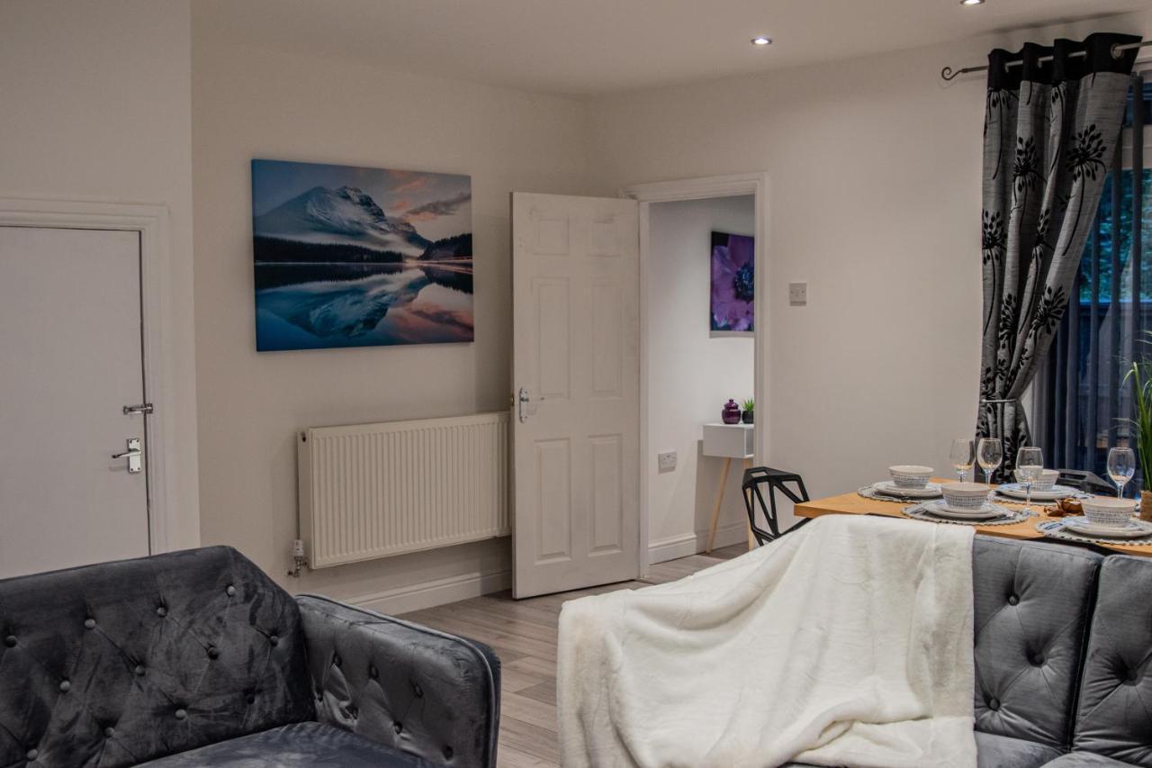 Bv Comfy Spacious 3 Bedroom House At Tatton Street Manchester Exteriér fotografie